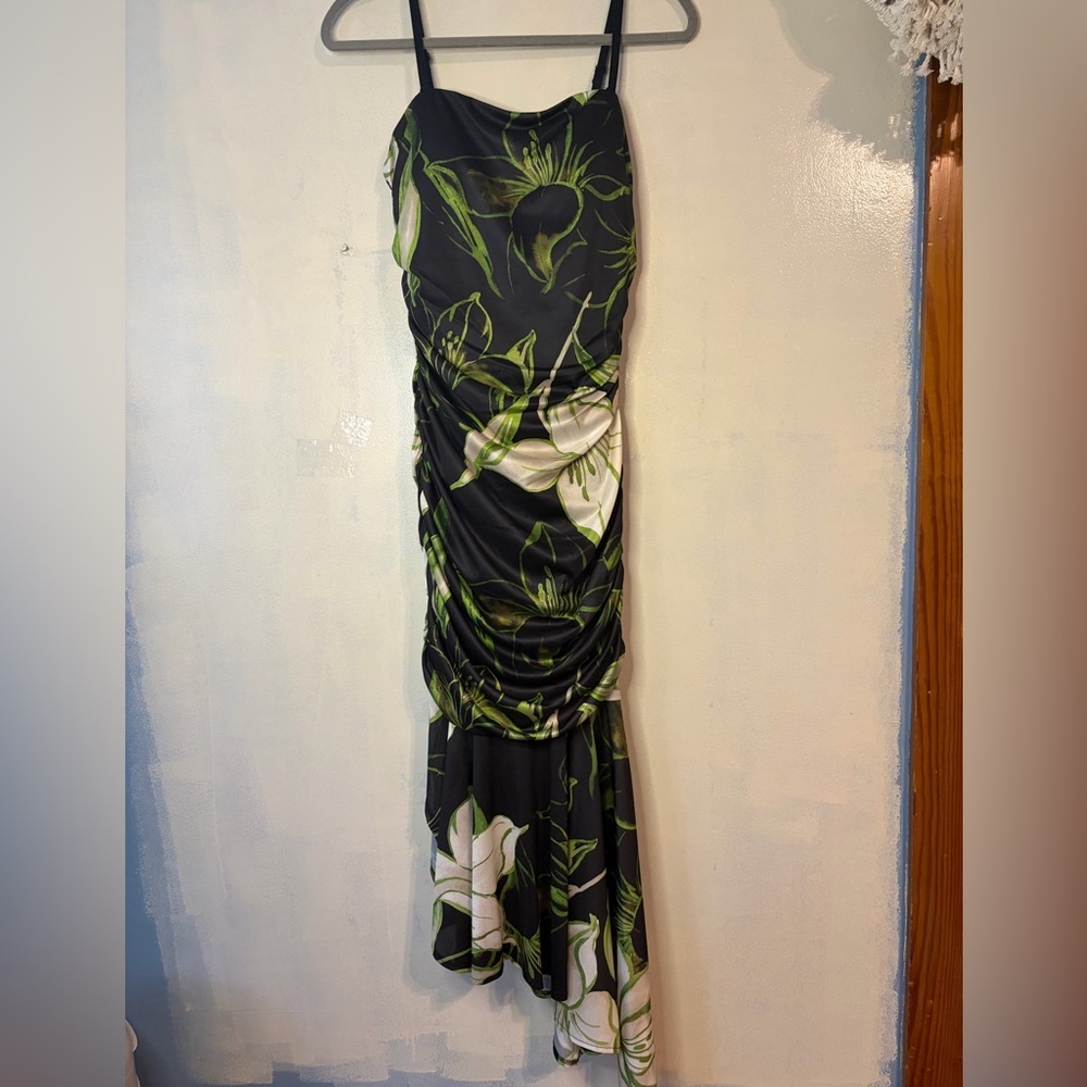 NWT Siena floral print tropical vacation ruffle dress size 6 maxi